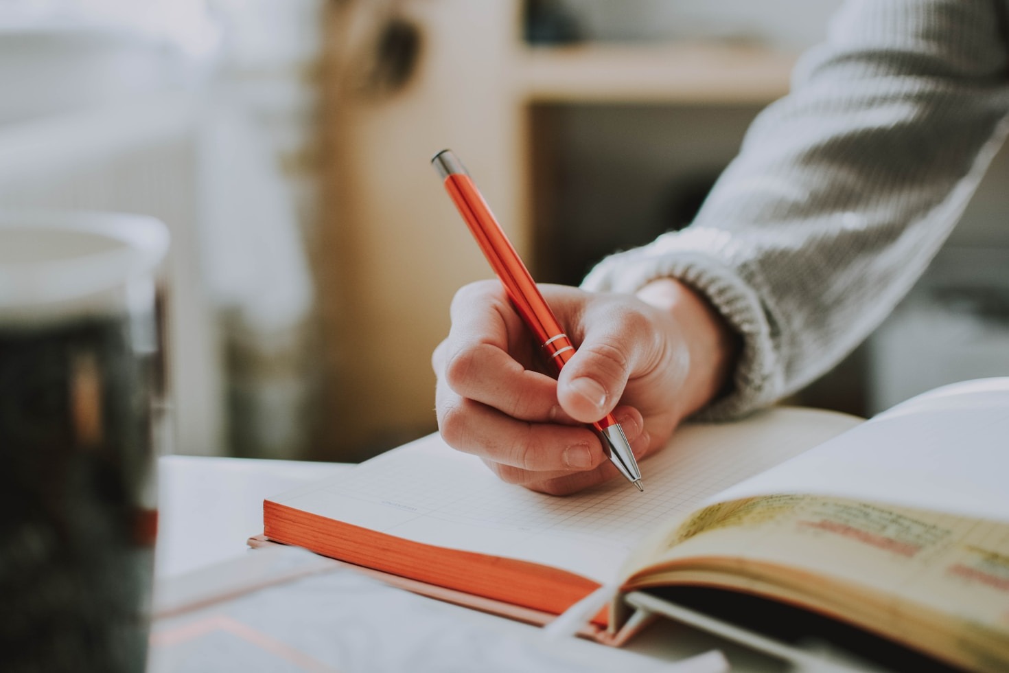 The Art of Personal Storytelling: A Guide